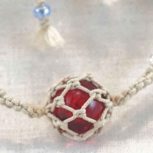 画像2: 【工房 花時】浮き球 アンクレット 赤系 C014 (2)