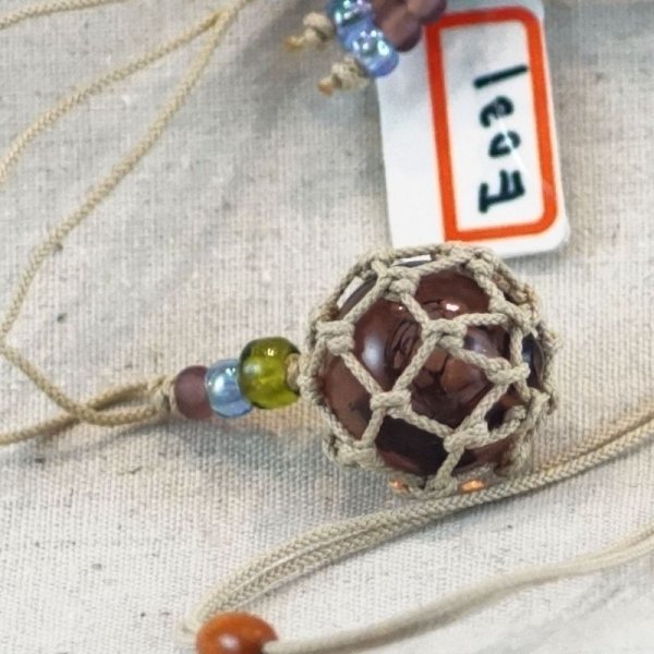 画像2: 【工房 花時】浮き球 ネックレス 紫系 E031 (2)